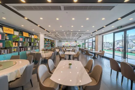 Microtel by Wyndham Huangshan Tangkou Отели рядом с достопримечательностью «Qingliangtai Pavilion»