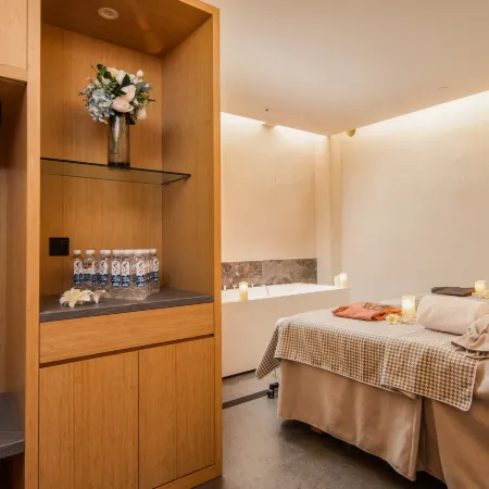 Global Village Elegant Lijiang Hotel (Guilin Two Rivers and Four Lakes Xiangbishan Branch)