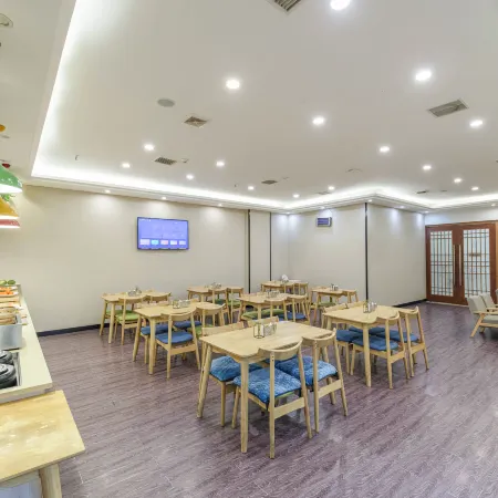 GEM Hotel (Ningbo International Convention Center Minglou Subway Station)