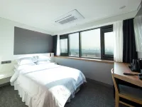 Seoul Olympic Parktel Hotels near Gaerong Station