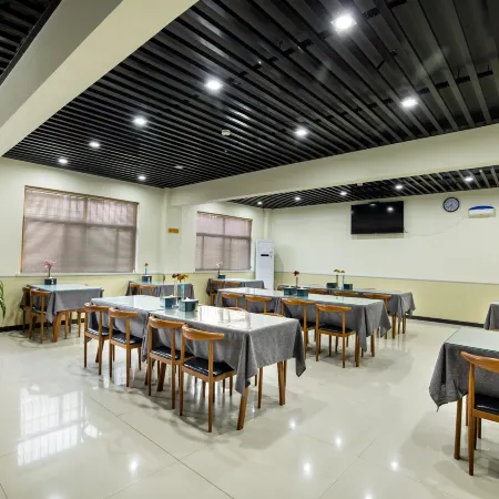 AiDePinYue Hotel (Puyang Nanle Xincheng International)