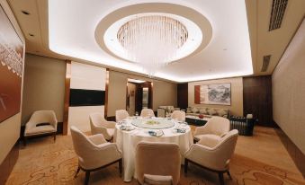 Longhui Friendship International Hotel