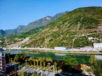 宏昌飯店（宜昌興山高鐵站昭君廣場店） - 山景