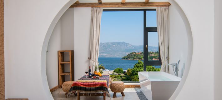 Serene Brit Boutique Hotel Fuxian Lake Hotels in Yuxi