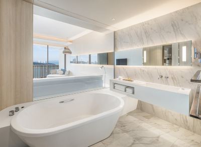 デラックスオーシャンビュールーム(キング) ヒルトン パタヤの写真