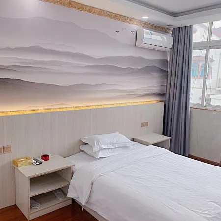 Xiangxiang Holiday Hotel