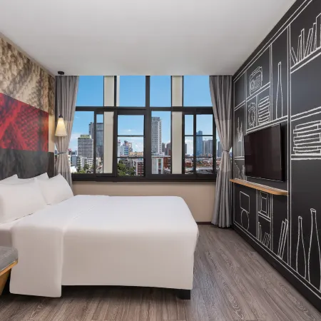 Ibis Hotel (Kunming Railway Station) Отели рядом с достопримечательностью «Конгресс-центр Kunming Hall»