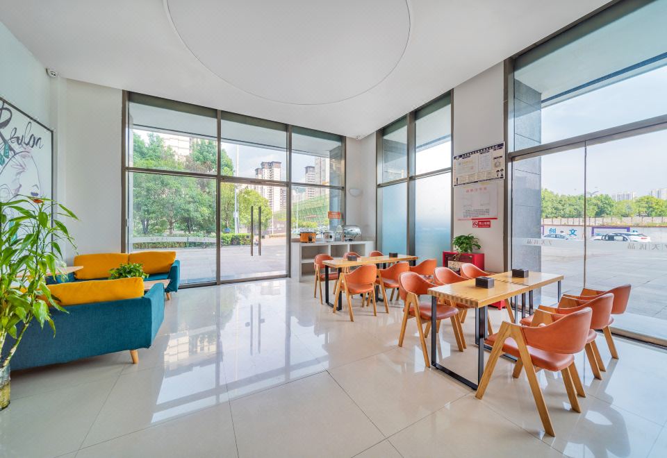 칠데이스 프리미엄 호텔 로비