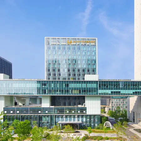 V-Continent WuHan Hotel Отели рядом с достопримечательностью «Третья Средняя Школа Вухана»