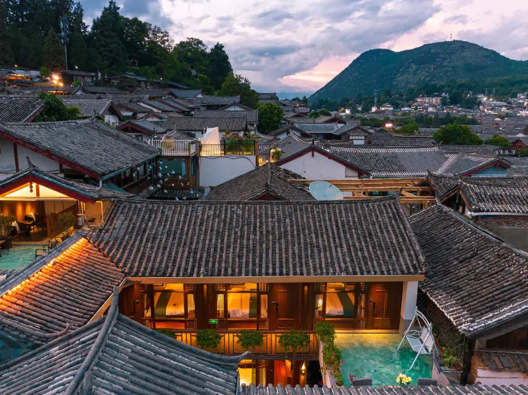 Yin Shu Si Ren Dujiatingyuan - Lijiang