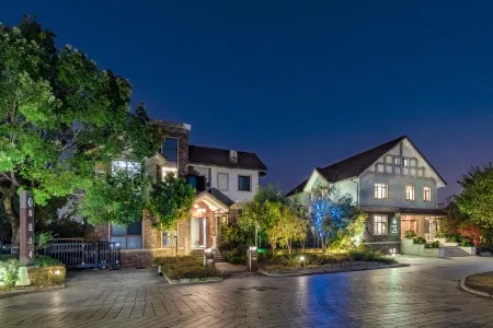 Wuyi Shanshuizhuang No.1 Holiday Villa Отели в г. Уи-Шань