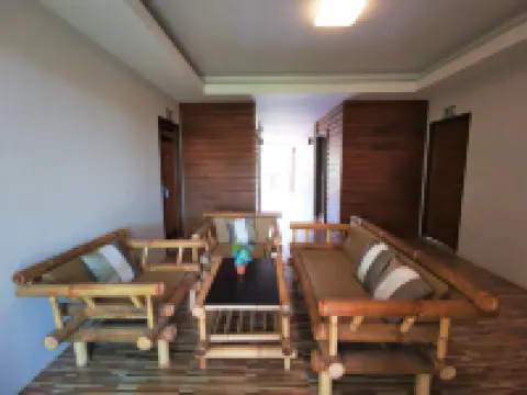 เดอะพีซธาราเฮาส์ โรงแรมในเกาะลันตา