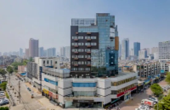 Maple Hotel Hotels in Huainan