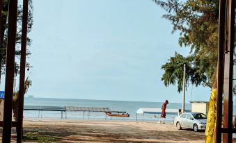 Jinbian Scenic Hotel (Golden Beach on Wanwei Island)