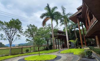 BamabainiaozhuangHotel