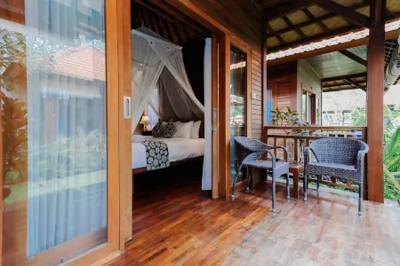 The Lavana Jhonny Kibung Villas Lembongan Отели рядом с достопримечательностью «Нуса Лембонган»