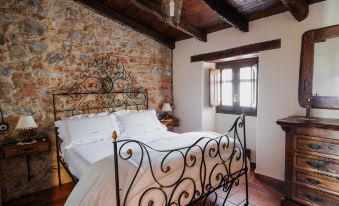 Masia Can Viver - Olive Oil Tourism B&B