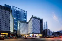 Shanghai Wujiaochang Jinchu Plaza Atour Hotel Hotels near Huangxing Sports Park - Badminton Gym