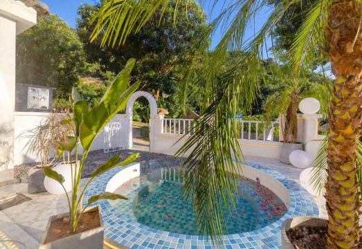 Xianlin Villa Hotel Overview