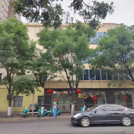 Kuang Meiyuan Hotel (Taonan West Street)