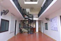 Ha Giang Hoppers Hostel and Tour Hotels in Phương Độ