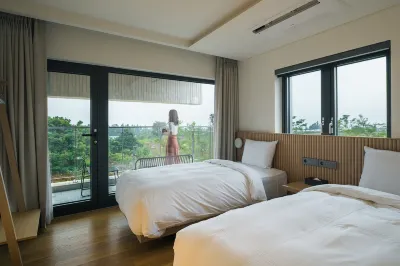 YAKMAEUL Hotels in Согвіпо