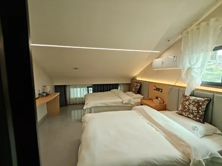 Hotels in Bailidujuan Отели рядом с достопримечательностью «Baili Dujuan Pudi Scenic Area»