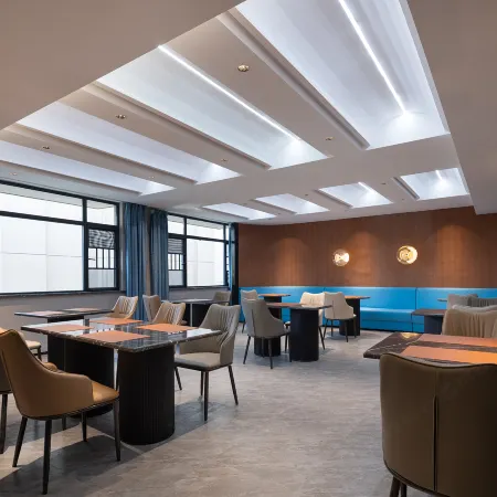DO A LAND V Hotel (Shaoyang Railway Station Daxiang Branch)