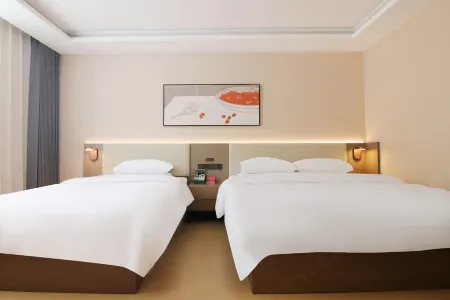 Yayue Hotel (Yesanguan Qianfeng Plaza) Отели рядом с достопримечательностью «Yesanguan Forest Flower Sea»