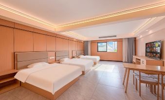 Yijia Hotel (Shanghai Road Branch near Beihai Art College)