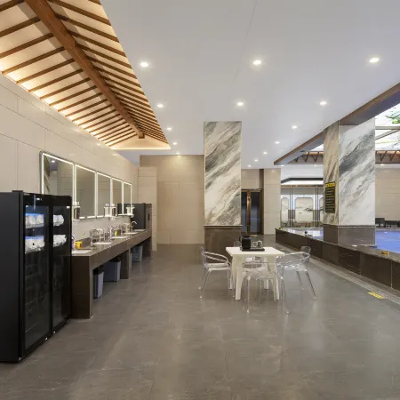 EZZI Hotel
