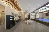 EZZI Hotel - Spa