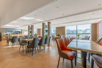 Jifeng International Hotel (Sayram Lake Visitor Center)