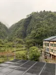 Yueju Hostel - Mountain view