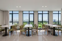 Yining Binjiang Peninsula International Hotel (Ile River Scenic Area · Yining Airport) - Breakfast