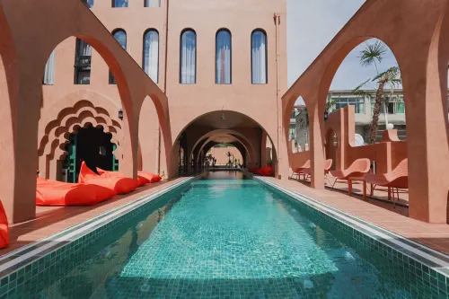 Saha Homestay - Pools