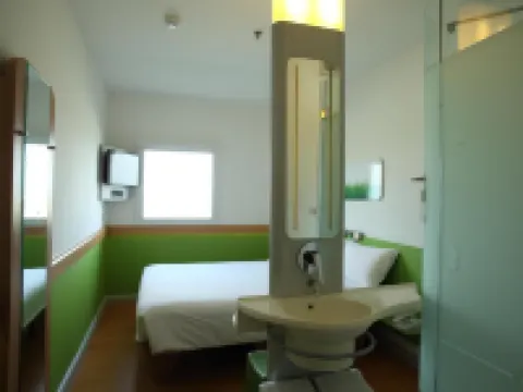 Cordia Hotel Surabaya Airport - Hotel Dalam Bandara - Formerly Ibis Budget Surabaya Airport Hotels in Sedati