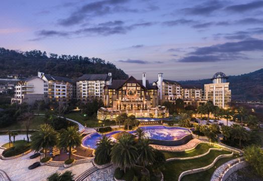 힐튼 천도호 수영장