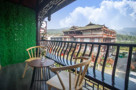 Residents' accommodation in Libo, Hongya Отели рядом с достопримечательностью «Gaomiao Ancient Town»