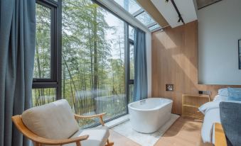 Floral Hotel · Jiangnan Tianchi Moonlight Xiaolu Guesthouse