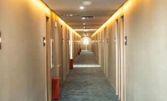 7 Days Premium Hotel (Dingzhou Zhongshan Road Railway Station)