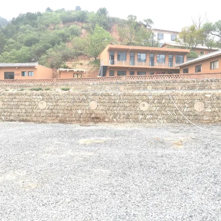 Huanglong Pianshi Academy Homestay