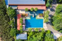 Shilinxuan Holiday Inn (Shilin Scenic Area) - Pools