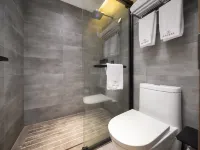 Changshuo Impression Hotel (Anji Wanxiang World Shopping Plaza) - parking