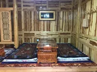 Xiahe Riyue Mountain Villa - Inns