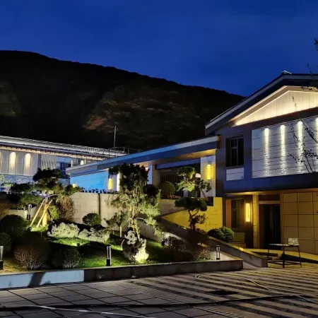 Amazhoucuo Duajia Guesthouse