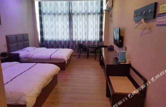 洛隆鑫盛商務賓館