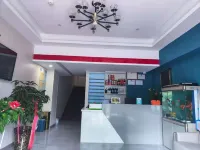 six luck hotel - pemandangan pegunungan