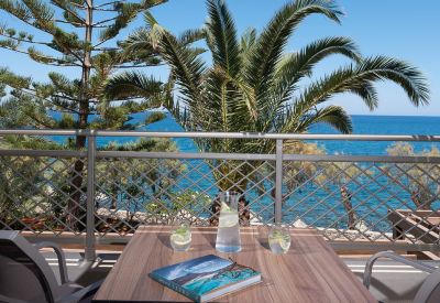 シグネチャーオーシャンフロントバンガロー ナナ ゴールデン ビーチ - オールインクルーシブの写真