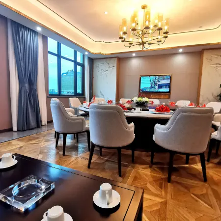 Chenggu liquor building Отели в г. Чэнгу